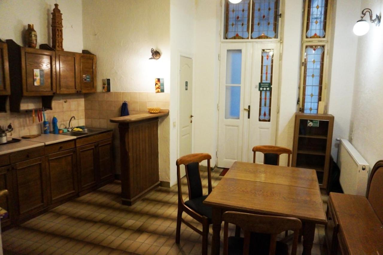 Coffee Home Hostel Львов Экстерьер фото