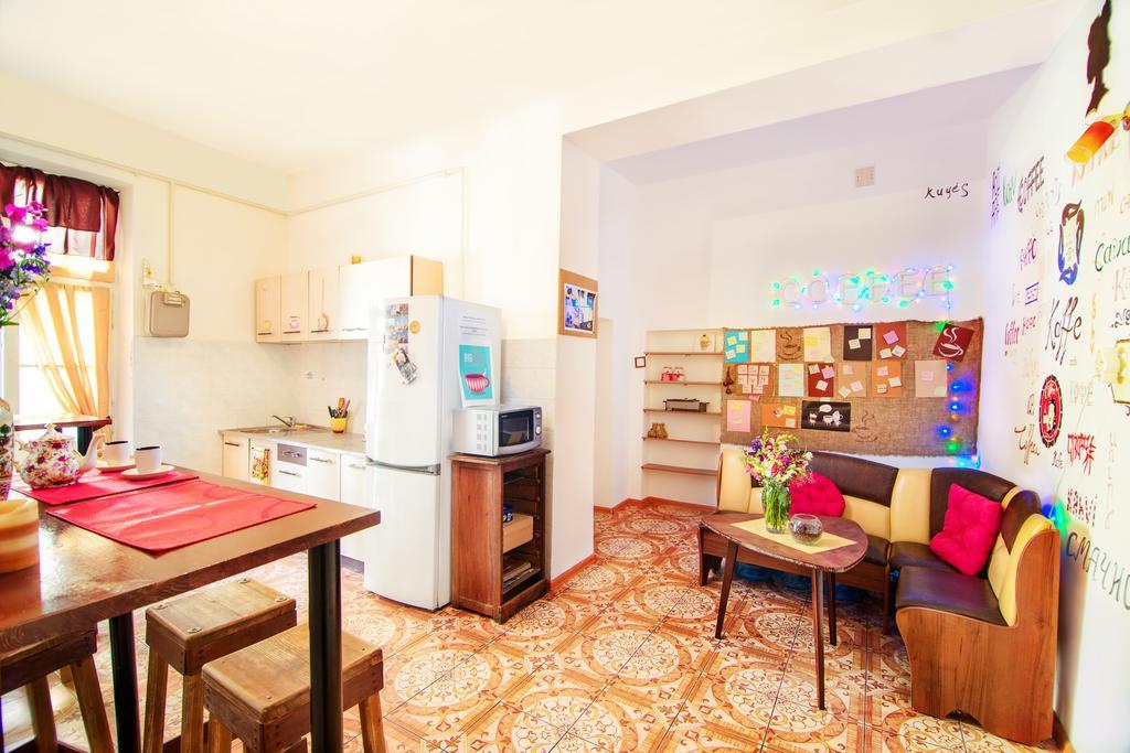 Coffee Home Hostel Львов Экстерьер фото