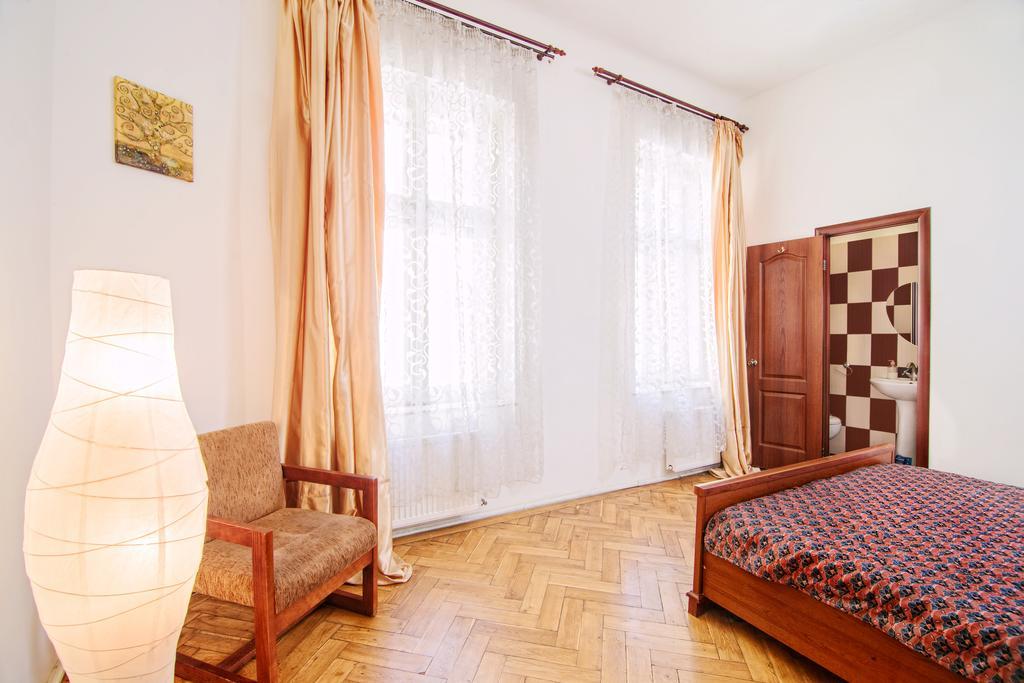 Coffee Home Hostel Львов Номер фото