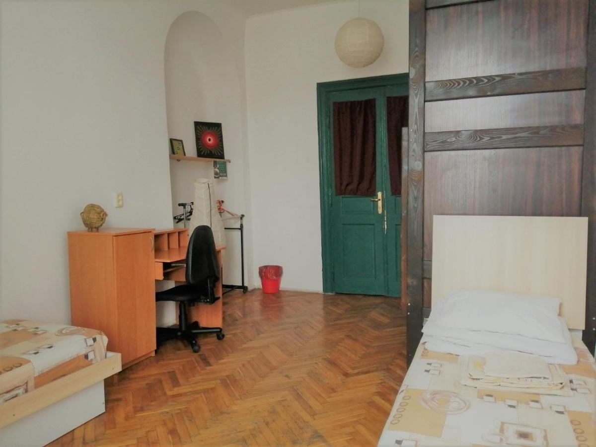 Coffee Home Hostel Львов Экстерьер фото