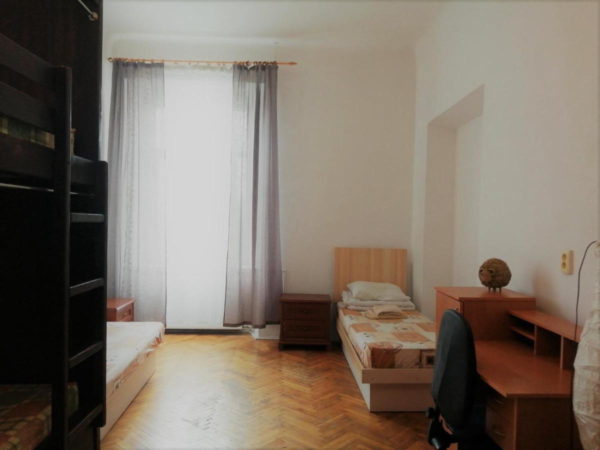 Coffee Home Hostel Львов Экстерьер фото
